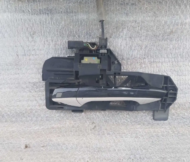 Ручка двери от Mercedes s class W221 передняя A2217602134